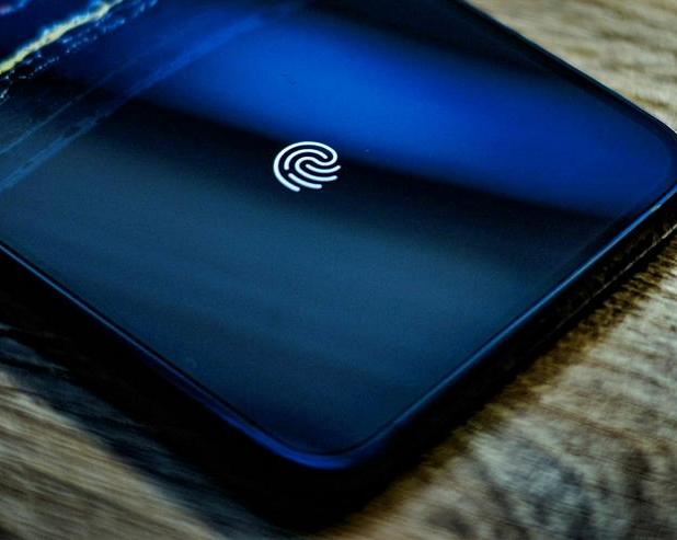 В предстоящих складных телефонах Samsung может появиться полноэкранный сканер отпечатков пальцев / Смартфоны и телефоны / iXBT Live